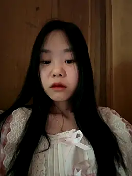 Snapshot of Kiee-lee chatting on 24, 11, 2025 Kiee-lee online show from 24, 11, 2025