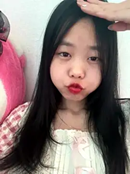 Snapshot of Kiee-lee chatting on 26, 11, 2025 Kiee-lee online show from 26, 11, 2025