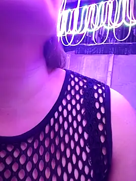 Snapshot of akura-03 chatting on 20, 12, 2025 akura-03 online show from 20, 12, 2025