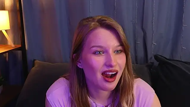 Snapshot of ImiMonroe chatting on 22, 4, 2026 ImiMonroe online show from 22, 4, 2026