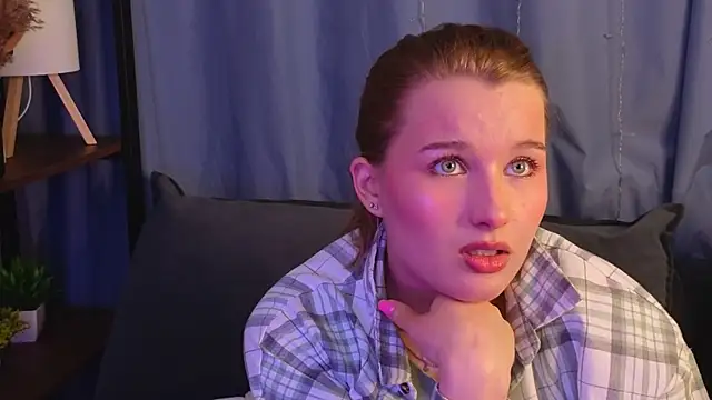 Snapshot of ImiMonroe chatting on 23, 4, 2026 ImiMonroe online show from 23, 4, 2026