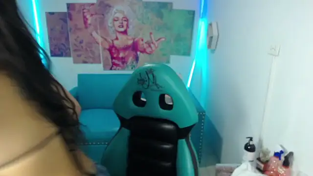 Snapshot of emmily_m1_ chatting on 29, 11, 2025 emmily m1 online show from 29, 11, 2025