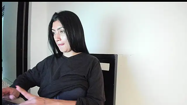 Snapshot of miabelmonte chatting on 27, 11, 2025 miabelmonte online show from 27, 11, 2025