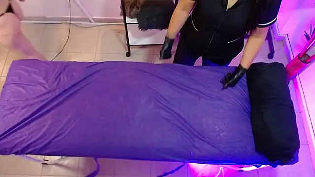 Snapshot of Alice_Sinclair_ chatting on 27, 11, 2025 Alice Sinclair online show from 27, 11, 2025