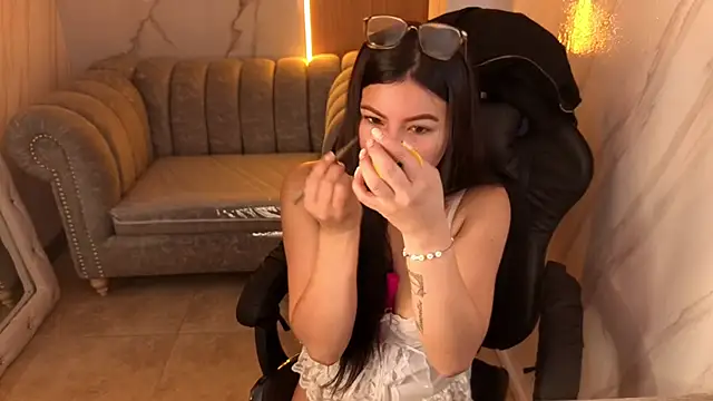 Snapshot of violeta_tf chatting on 1, 3, 2026 violeta tf online show from 1, 3, 2026