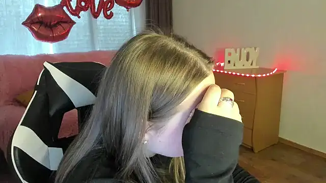 Snapshot of GirlPlayer chatting on 19, 4, 2026 GirlPlayer online show from 19, 4, 2026