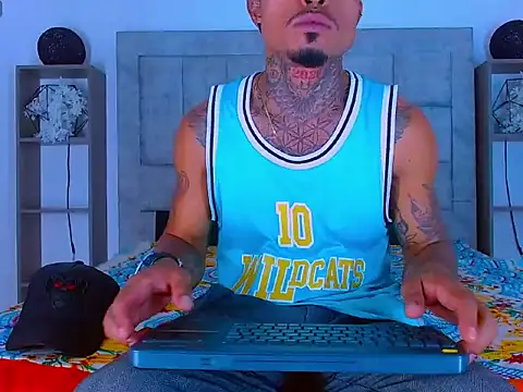 Hot Latino x online show from 20, 2, 2026