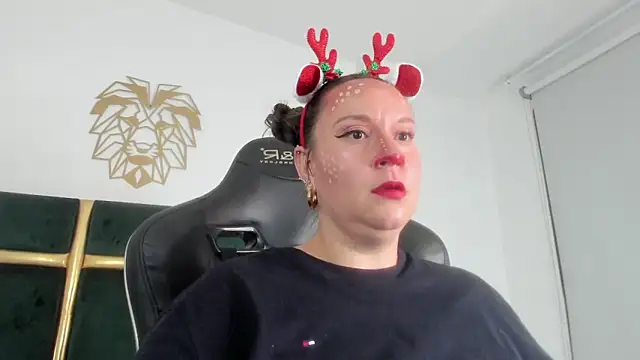 Snapshot of Sophiie_Rouse_ chatting on 2, 12, 2025 Sophiie Rouse online show from 2, 12, 2025