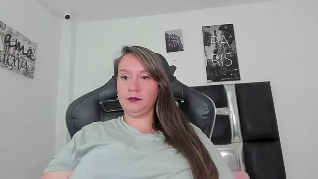 Snapshot of Sophiie_Rouse_ chatting on 2, 12, 2025 Sophiie Rouse online show from 2, 12, 2025