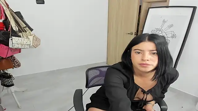 Snapshot of BlueMC01 chatting on 18, 12, 2025 BlueMC01 online show from 18, 12, 2025