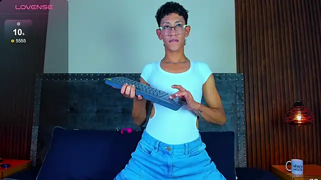 Snapshot of alan_bless18 chatting on 26, 11, 2025 alan bless18 online show from 26, 11, 2025