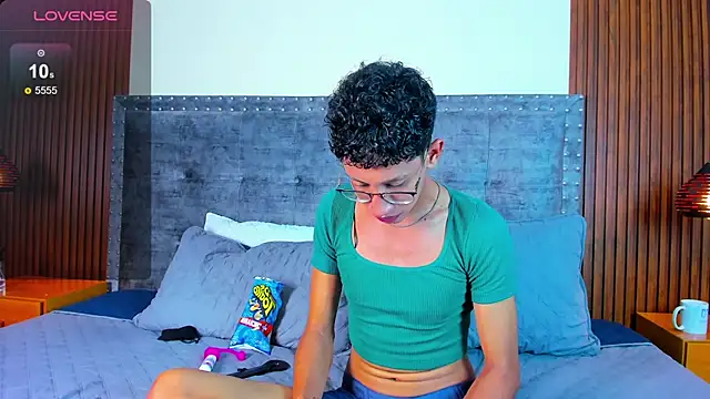 Snapshot of alan_bless18 chatting on 27, 11, 2025 alan bless18 online show from 27, 11, 2025