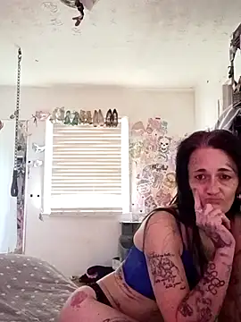 Snapshot of chaoticluvbug chatting on 10, 3, 2026 chaoticluvbug online show from 10, 3, 2026