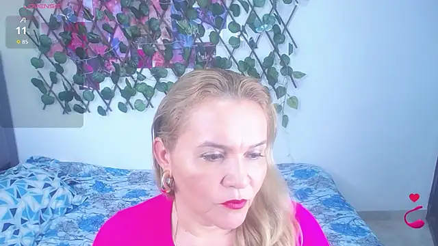 Snapshot of Sara_star1 chatting on 3, 12, 2025 Sara star1 online show from 3, 12, 2025