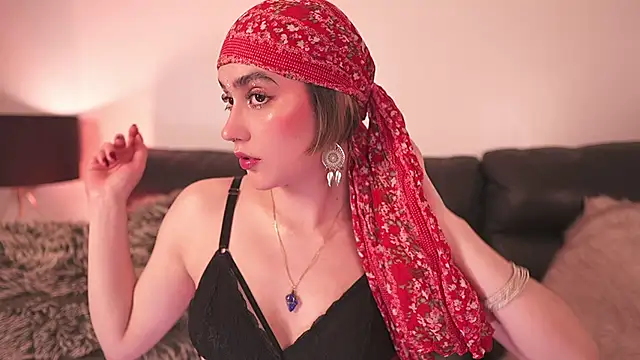 Mackenzie Lia online show from 4, 12, 2025