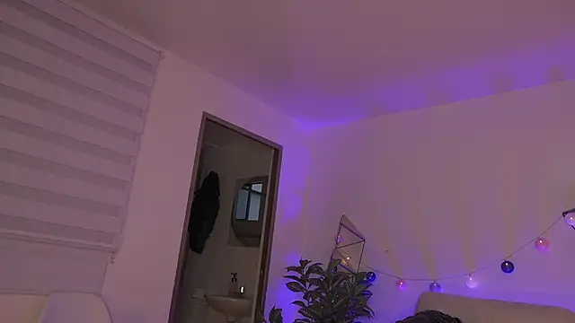 Snapshot of megan_ssmith chatting on 3, 12, 2025 megan ssmith online show from 3, 12, 2025