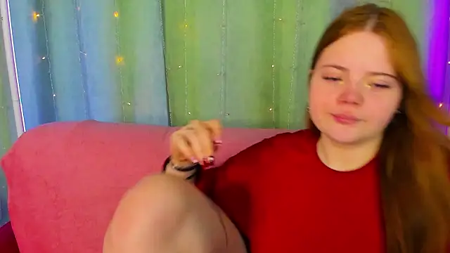 Snapshot of KellyFiery chatting on 5, 4, 2026 KellyFiery online show from 5, 4, 2026