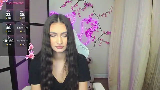 AdeleLuu online show from 22, 11, 2025