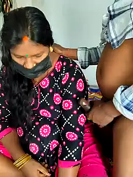 Desicouple1706 online show from 23, 12, 2025