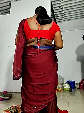 Snapshot of Desicouple1706 chatting on 9, 4, 2026 Desicouple1706 online show from 9, 4, 2026