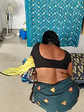 Snapshot of Desicouple1706 chatting on 16, 4, 2026 Desicouple1706 online show from 16, 4, 2026