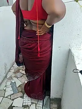 Snapshot of Desicouple1706 chatting on 18, 4, 2026 Desicouple1706 online show from 18, 4, 2026