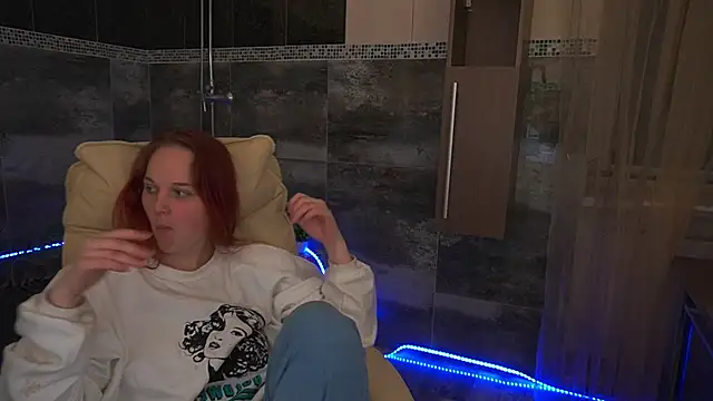 Snapshot of Sun_Shine_Lola chatting on 24, 11, 2025 Sun Shine Lola online show from 24, 11, 2025