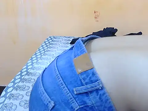 Honey Baby1 online show from 31, 3, 2026