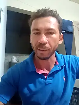 Snapshot of RobertoLuiz84 chatting on 1, 2, 2026 RobertoLuiz84 online show from 1, 2, 2026