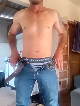 Snapshot of RobertoLuiz84 chatting on 4, 2, 2026 RobertoLuiz84 online show from 4, 2, 2026