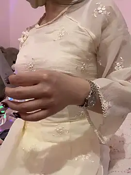 Snapshot of Queen-of-Love chatting on 20, 2, 2026 Queen-of-Love online show from 20, 2, 2026