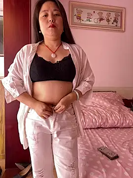 Snapshot of tianwei2567 chatting on 17, 4, 2026 tianwei2567 online show from 17, 4, 2026