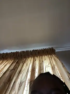 Snapshot of Lyana_silver21 chatting on 17, 12, 2025 Lyana silver21 online show from 17, 12, 2025