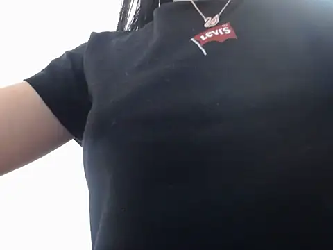 Snapshot of EmiilyCherry chatting on 15, 12, 2025 EmiilyCherry online show from 15, 12, 2025