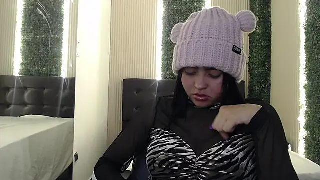 mia violet8 online show from 27, 11, 2025