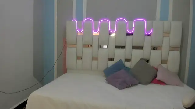 Snapshot of mask_red_girl chatting on 10, 1, 2026 mask red girl online show from 10, 1, 2026