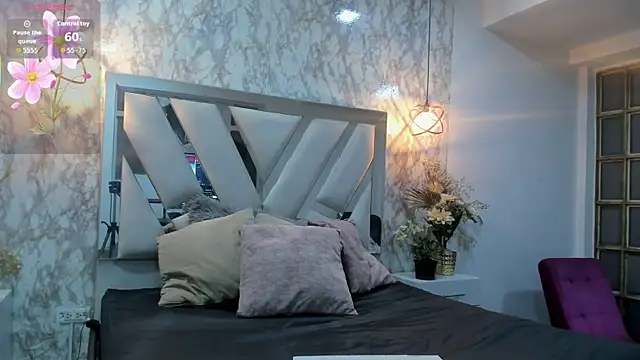 Snapshot of Mysterius_Woman chatting on 5, 12, 2025 Mysterius Woman online show from 5, 12, 2025