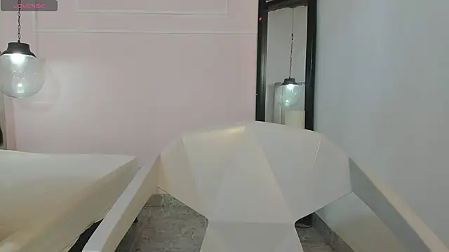 Snapshot of Izelevans chatting on 15, 4, 2026 Izelevans online show from 15, 4, 2026