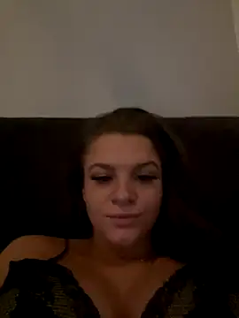 Snapshot of SenSophiaXX chatting on 4, 12, 2025 SenSophiaXX online show from 4, 12, 2025