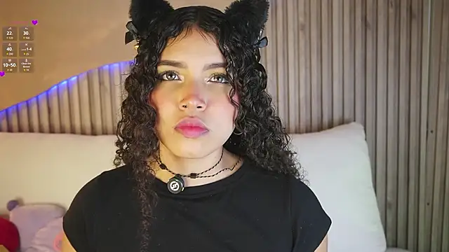 Snapshot of EloiseSweetxx chatting on 1, 3, 2026 EloiseSweetxx online show from 1, 3, 2026