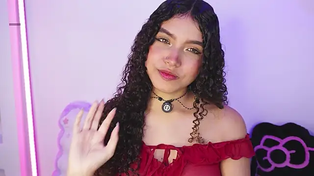 Snapshot of EloiseSweetxx chatting on 8, 4, 2026 EloiseSweetxx online show from 8, 4, 2026