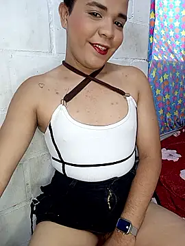 Snapshot of Emily_Jedet chatting on 5, 4, 2026 Emily Jedet online show from 5, 4, 2026
