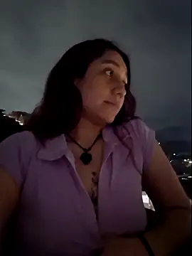 Snapshot of Eveeelyn25 chatting on 27, 3, 2026 Eveeelyn25 online show from 27, 3, 2026