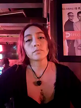 Snapshot of Eveeelyn25 chatting on 2, 4, 2026 Eveeelyn25 online show from 2, 4, 2026