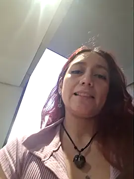 Snapshot of Eveeelyn25 chatting on 11, 4, 2026 Eveeelyn25 online show from 11, 4, 2026