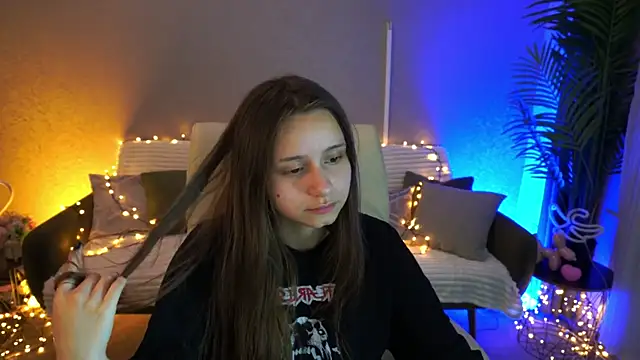 TinyNatalie online show from 18, 5, 2026