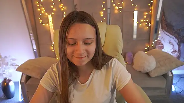 TinyNatalie online show from 25, 5, 2026