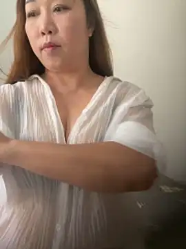 Snapshot of Xiaomili8 chatting on 11, 4, 2026 Xiaomili8 online show from 11, 4, 2026