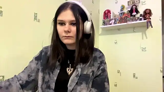 TraceeSchutt online show from 30, 11, 2025