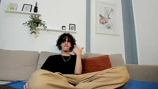 Dilan Wolfe online show from 4, 12, 2025